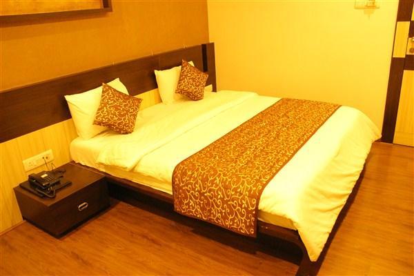 Princess Hotel Ankleshwar Bagian luar foto