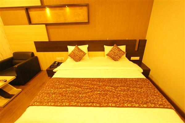 Princess Hotel Ankleshwar Bagian luar foto