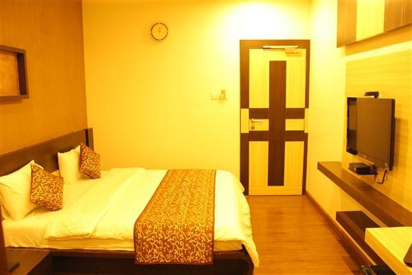 Princess Hotel Ankleshwar Bagian luar foto