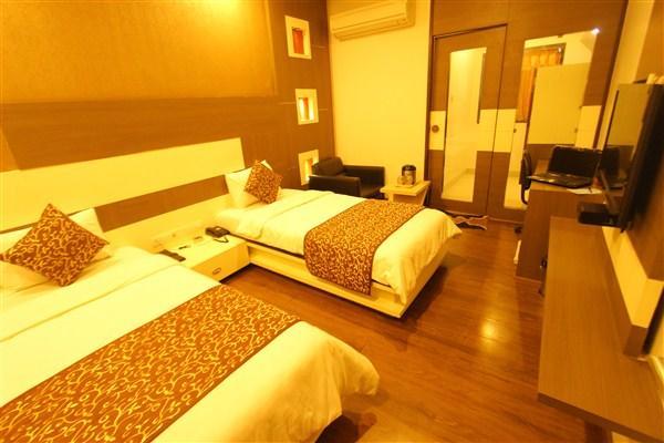 Princess Hotel Ankleshwar Bagian luar foto