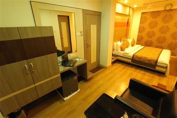 Princess Hotel Ankleshwar Bagian luar foto