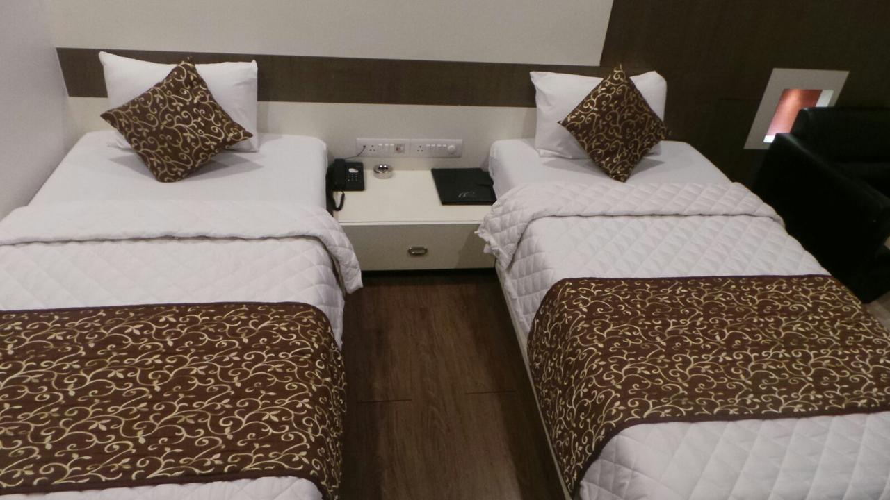 Princess Hotel Ankleshwar Bagian luar foto