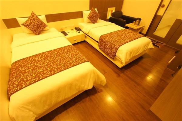 Princess Hotel Ankleshwar Bagian luar foto